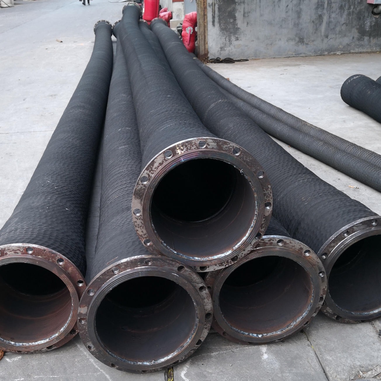 夾布膠管承壓扭曲變形嚴重產生的主要原因